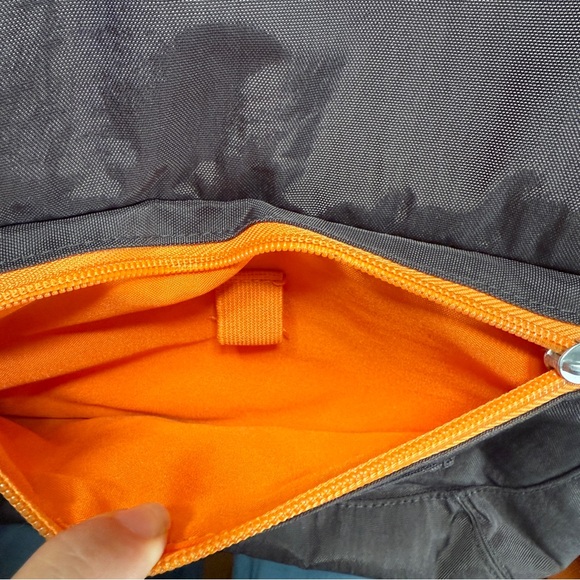 Baggalini Two-Tone cross body Shoulder Bag - Picture 4 of 9